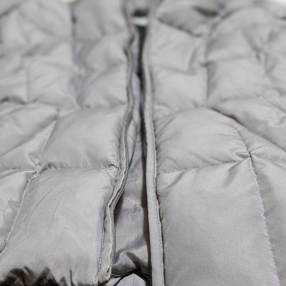 Calvin Klein Woman's size small down coat - Picture 5 of 8